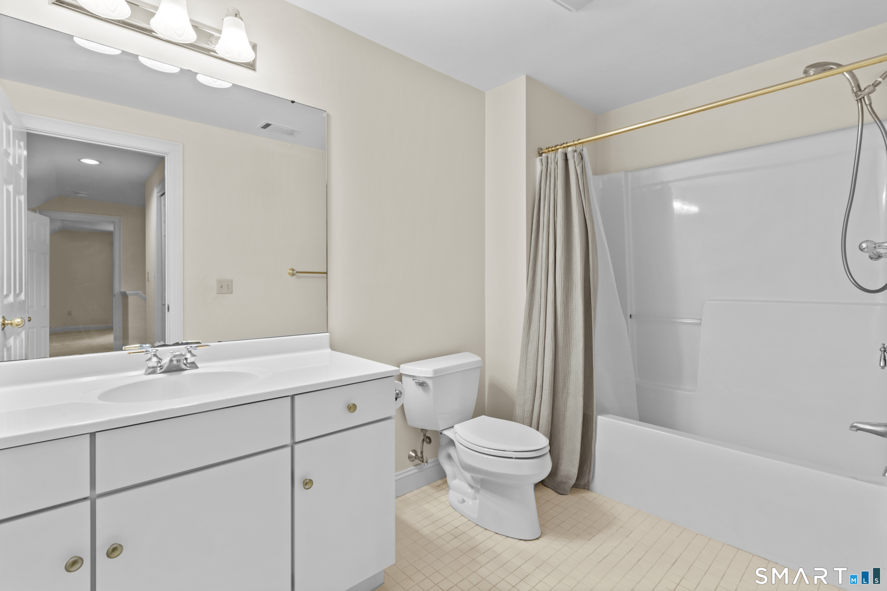 1 Greenwich Lane 1