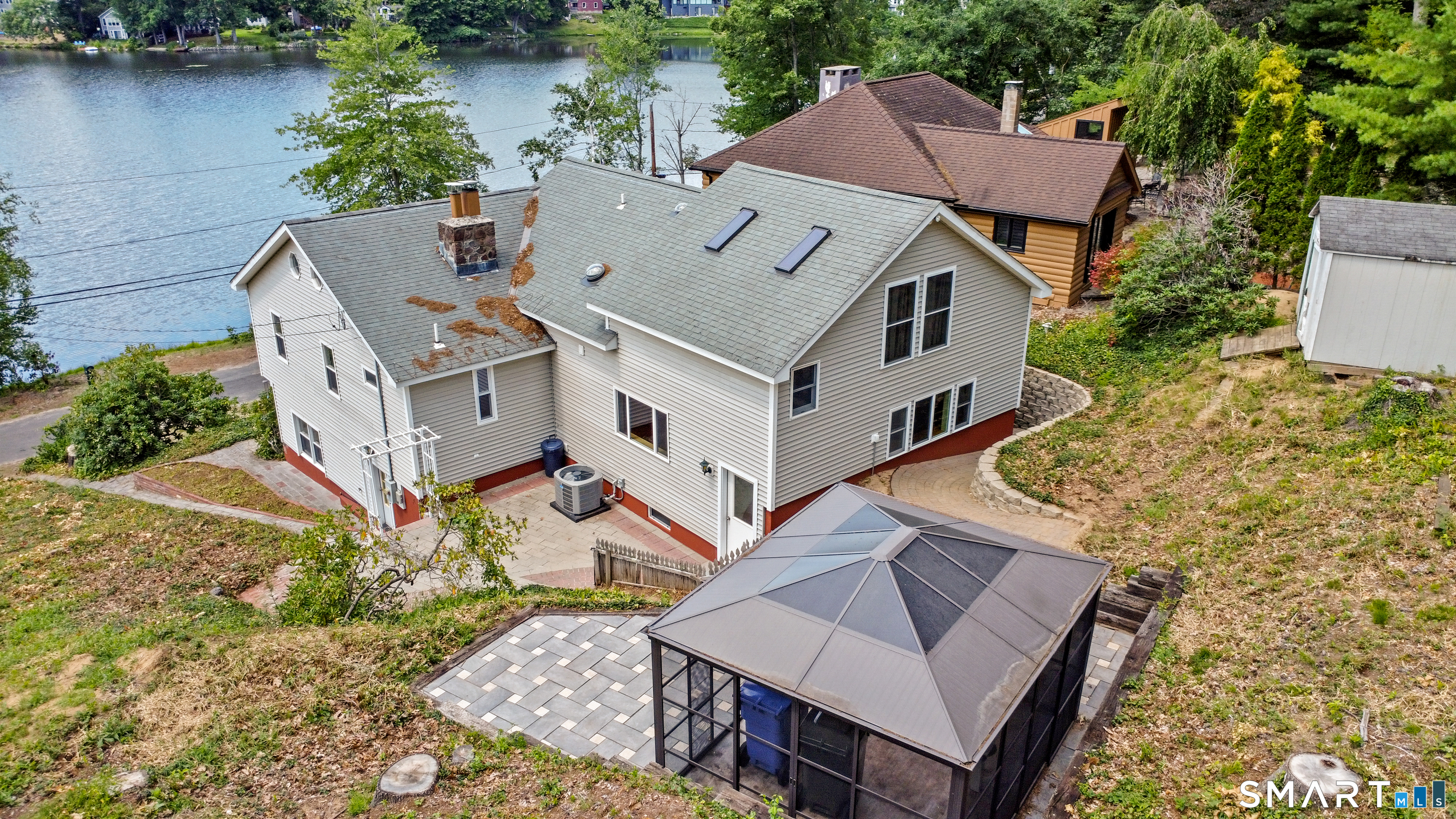 16 Lake Street