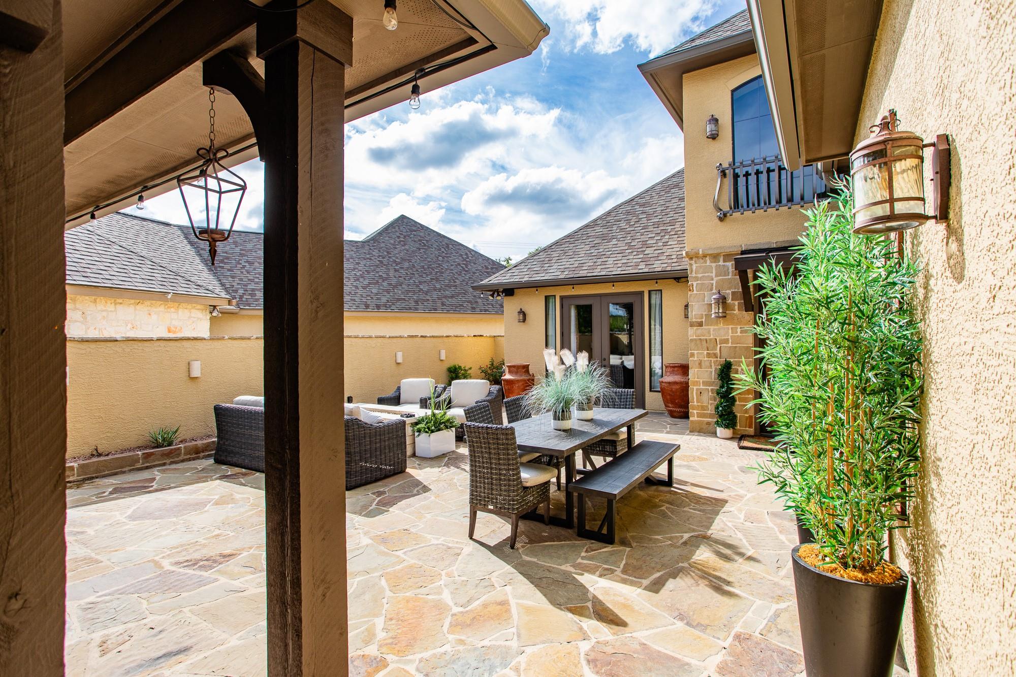 2916 Rock Barn DR