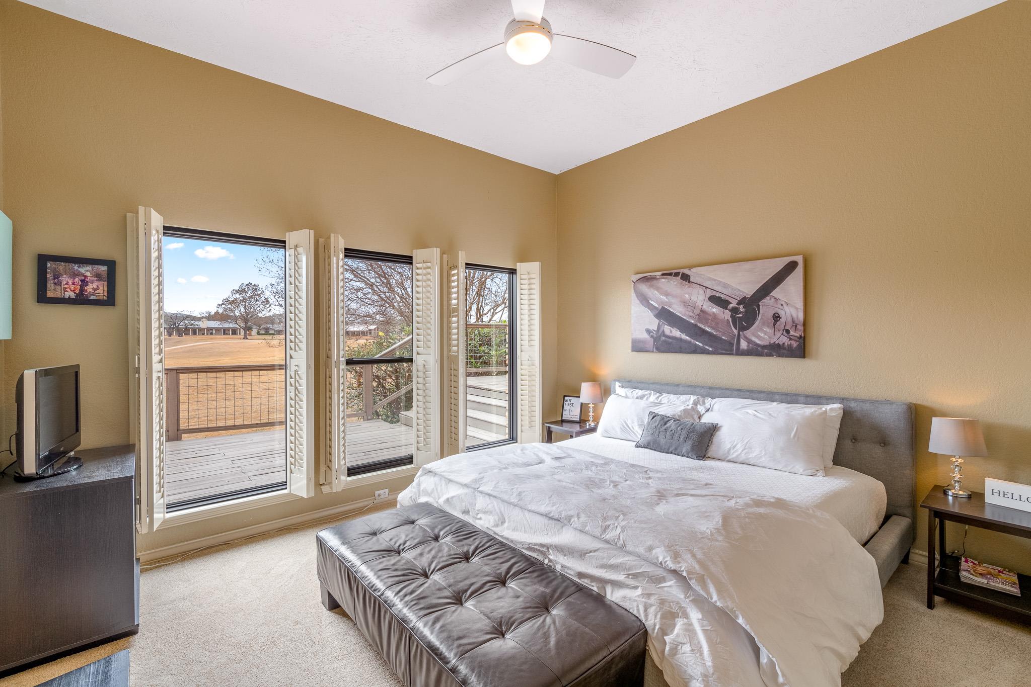 717 Oakland Hills LN