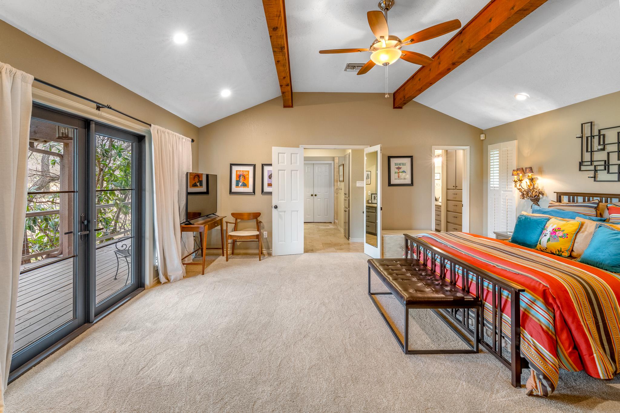 717 Oakland Hills LN