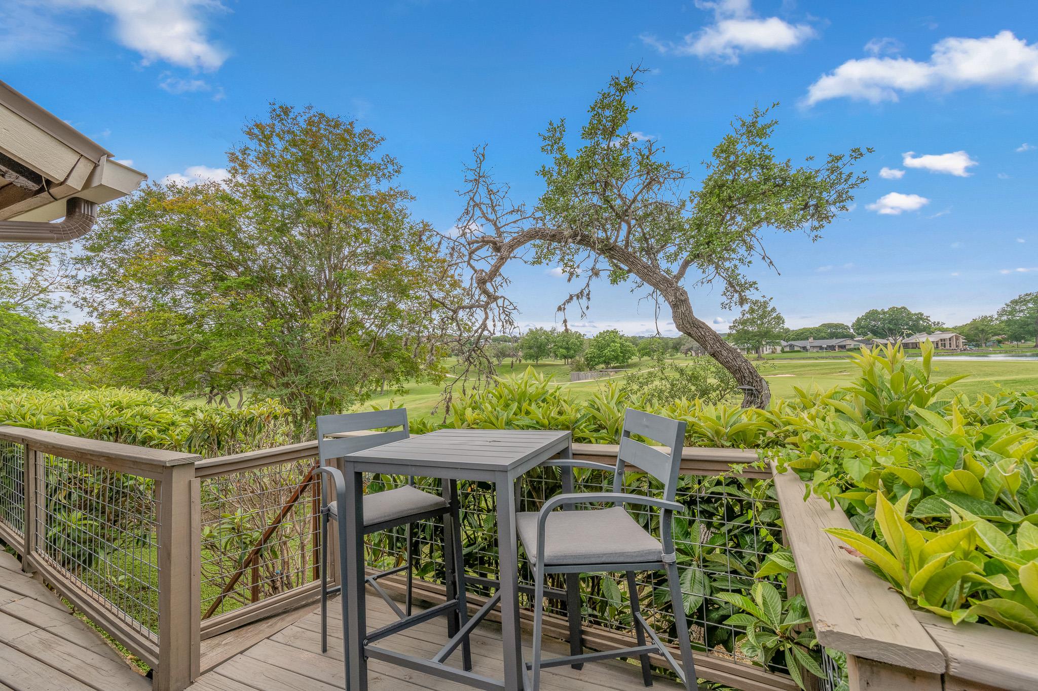 717 Oakland Hills LN