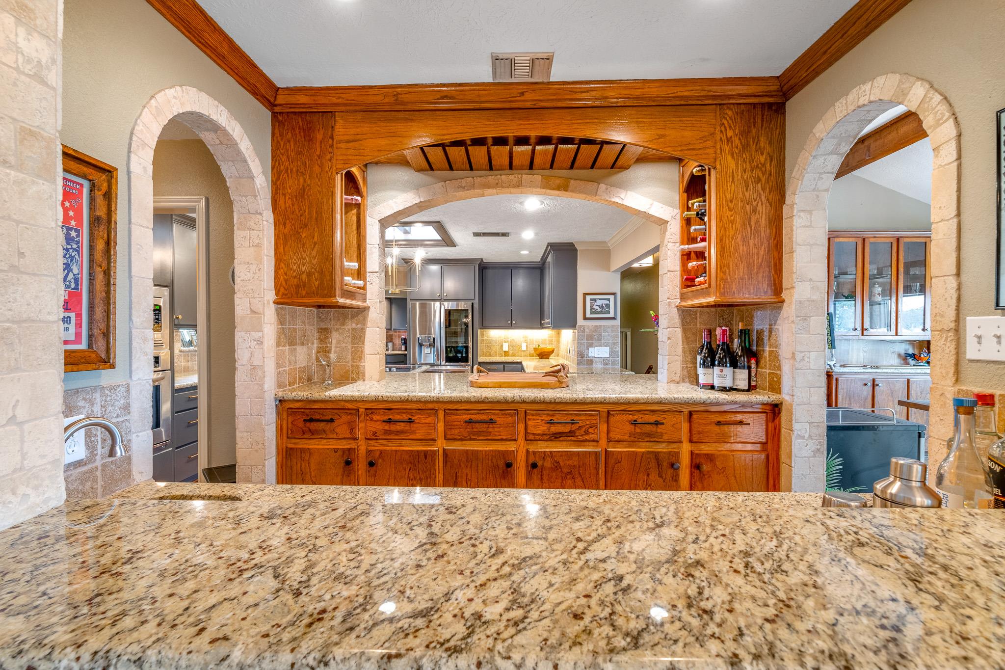 717 Oakland Hills LN