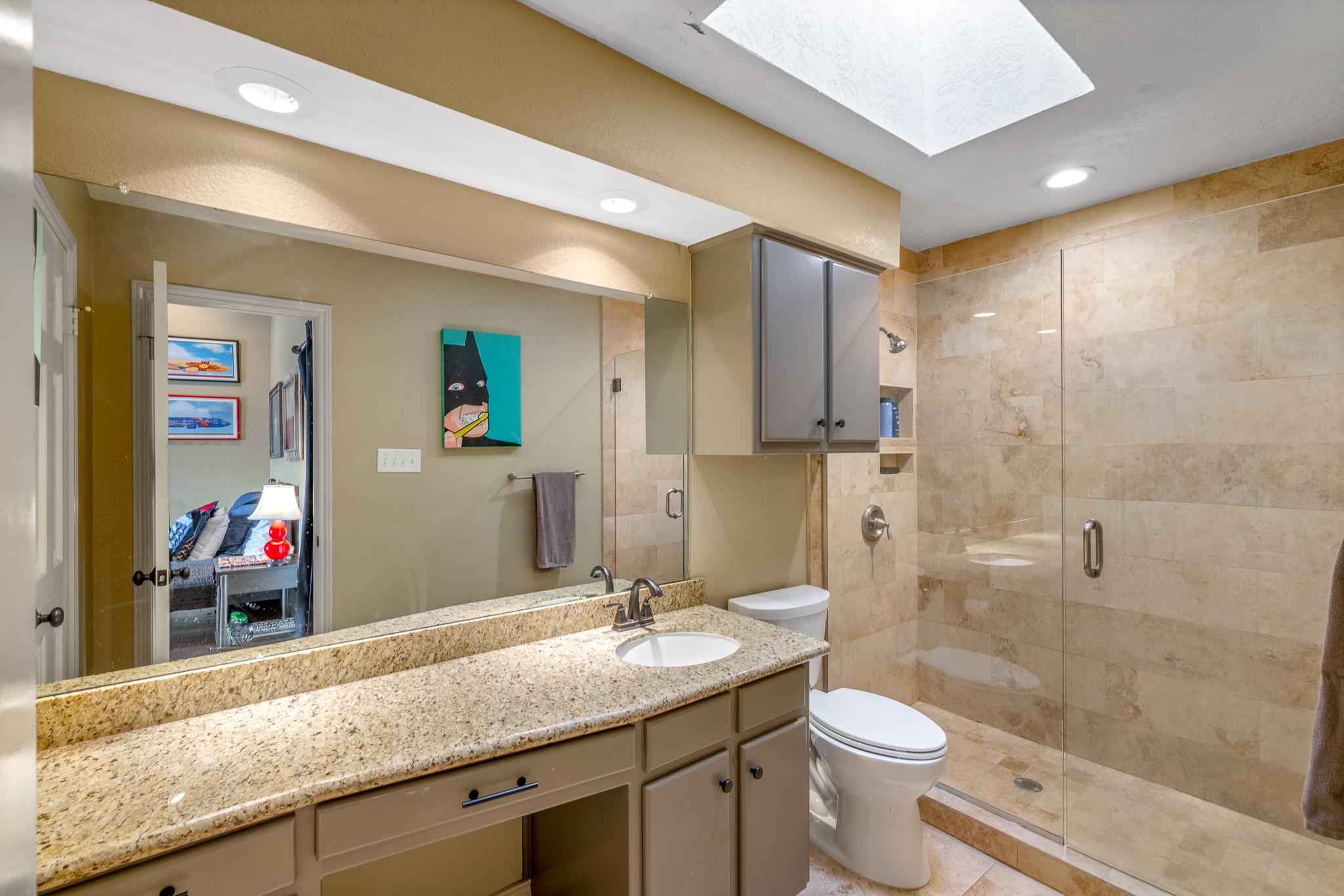 717 Oakland Hills LN