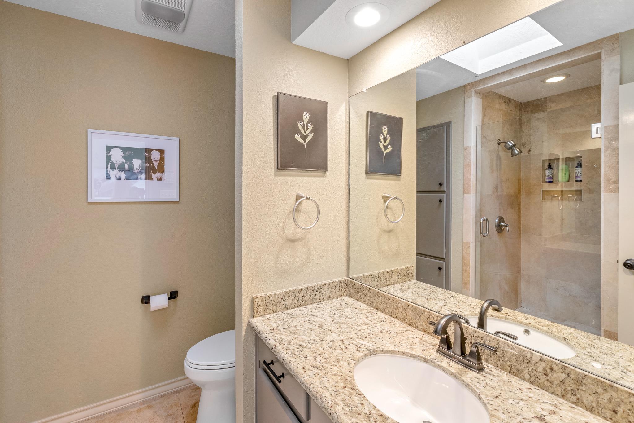 717 Oakland Hills LN