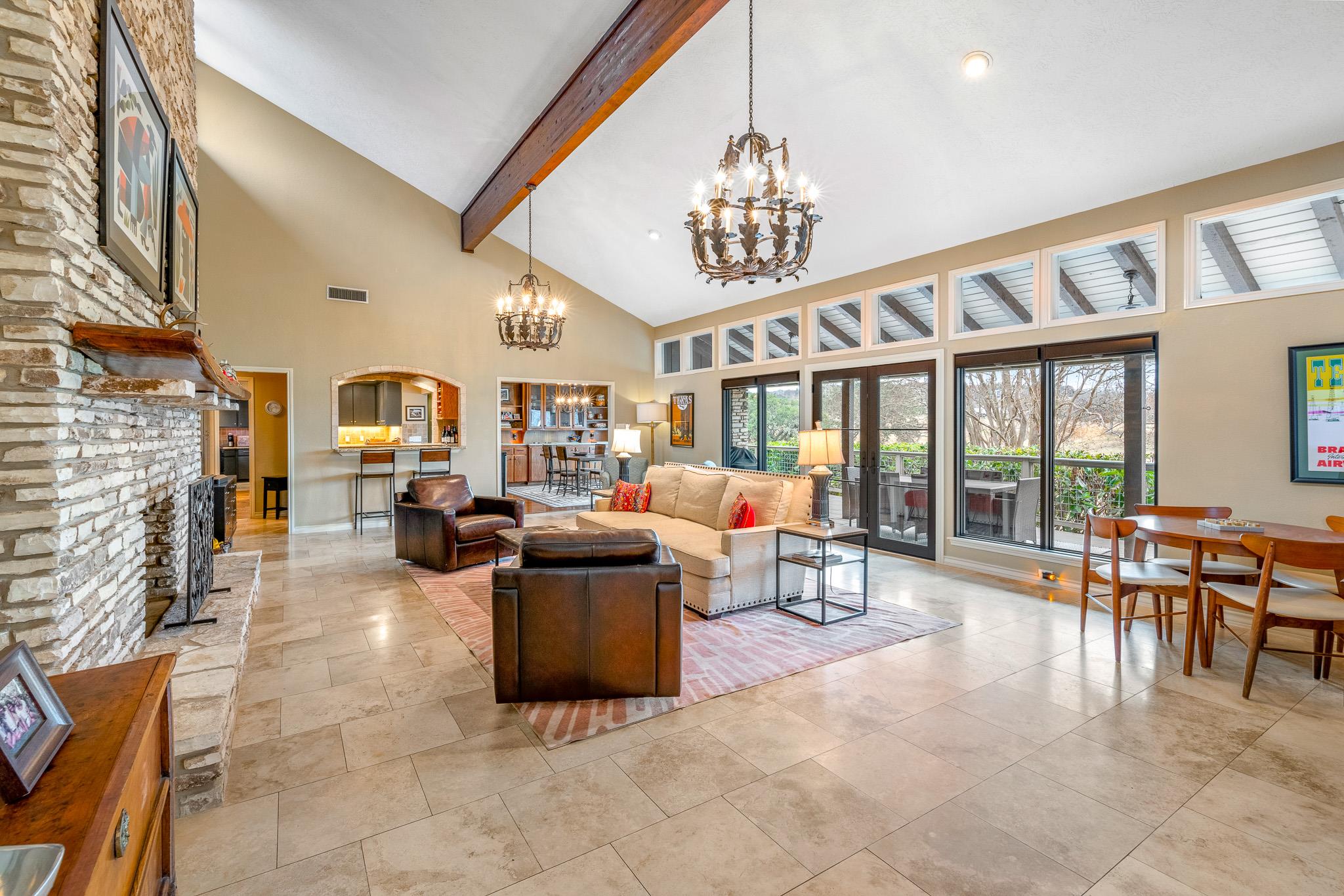 717 Oakland Hills LN