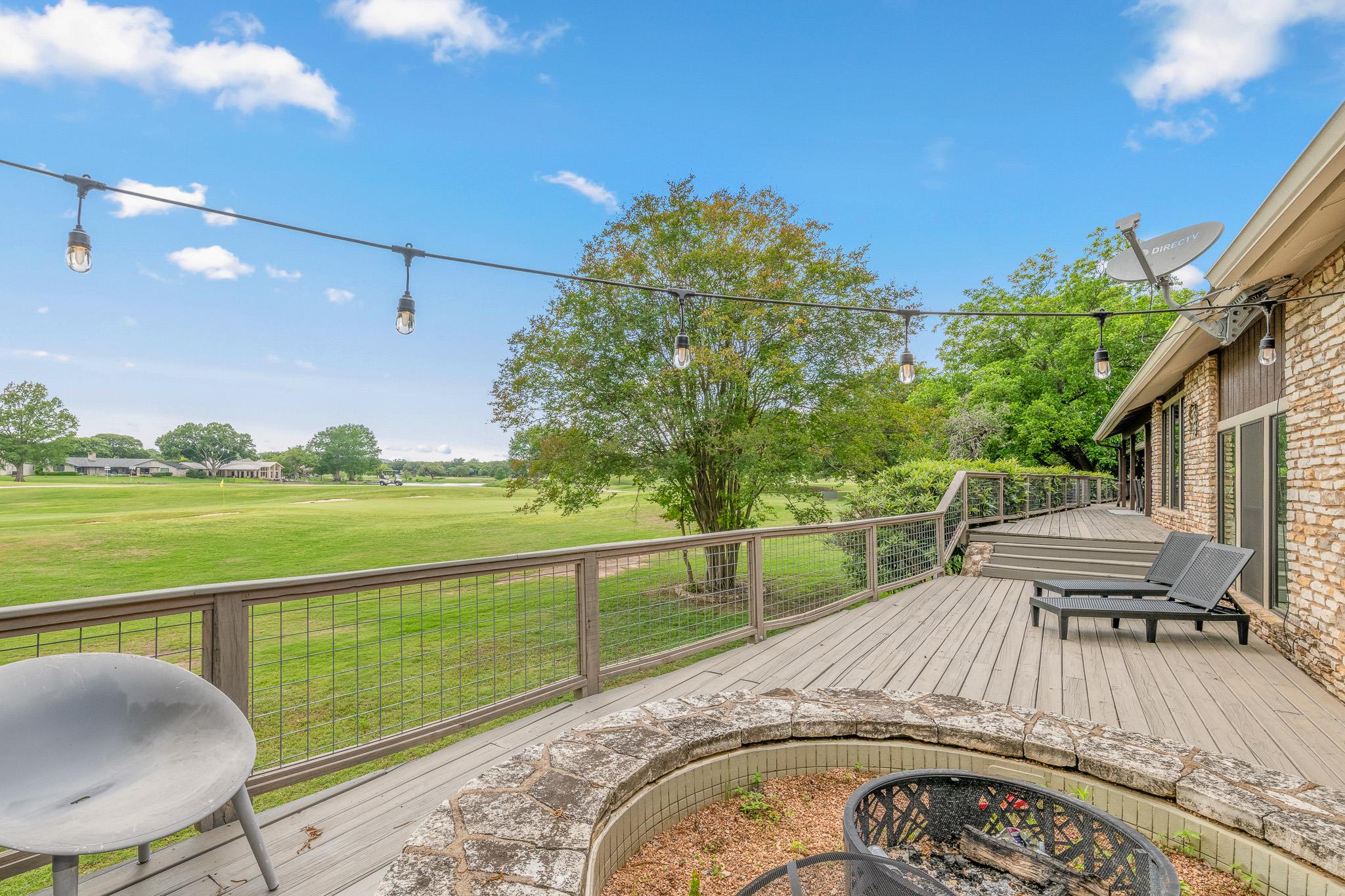 717 Oakland Hills LN