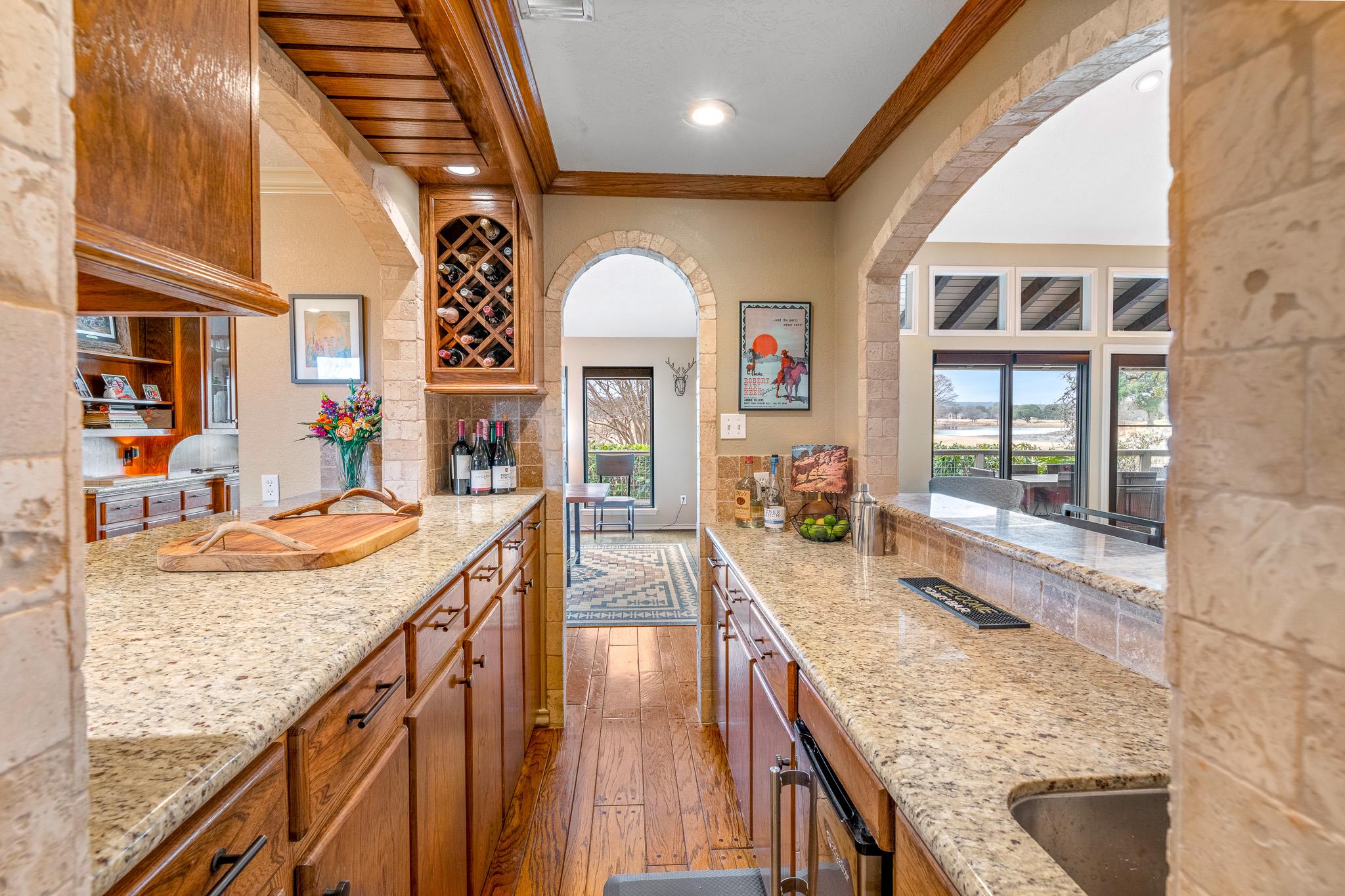 717 Oakland Hills LN