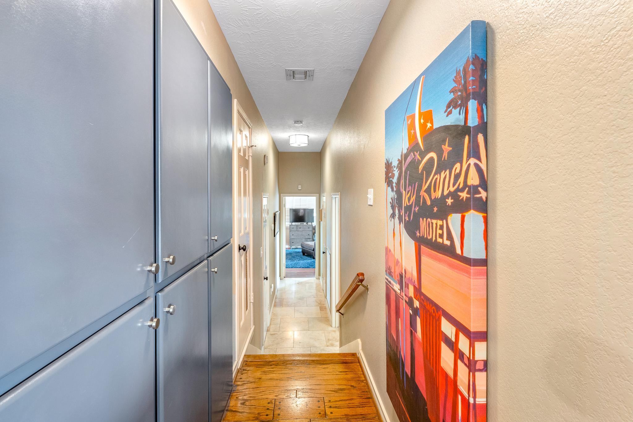 717 Oakland Hills LN