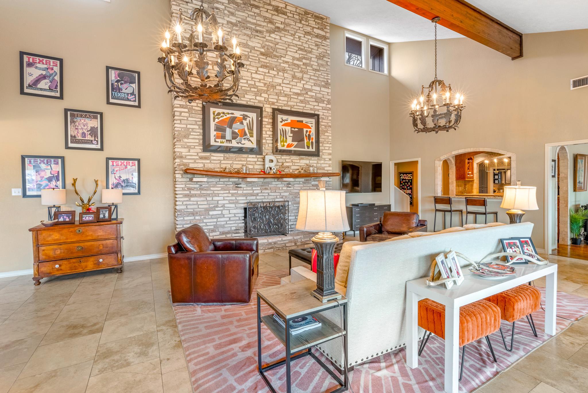 717 Oakland Hills LN