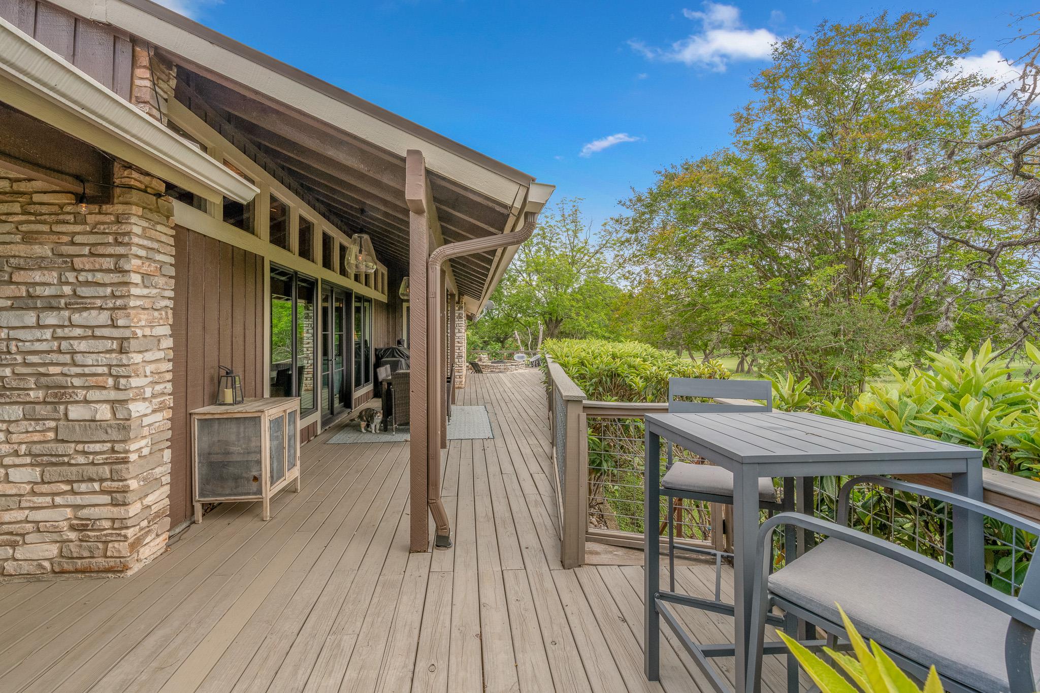 717 Oakland Hills LN