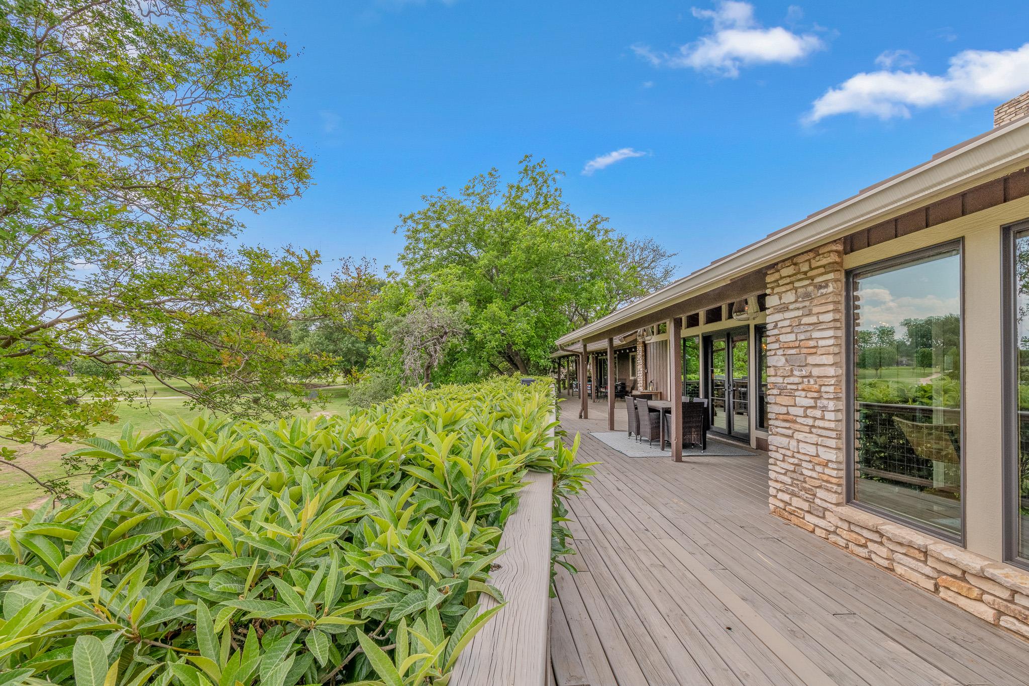 717 Oakland Hills LN