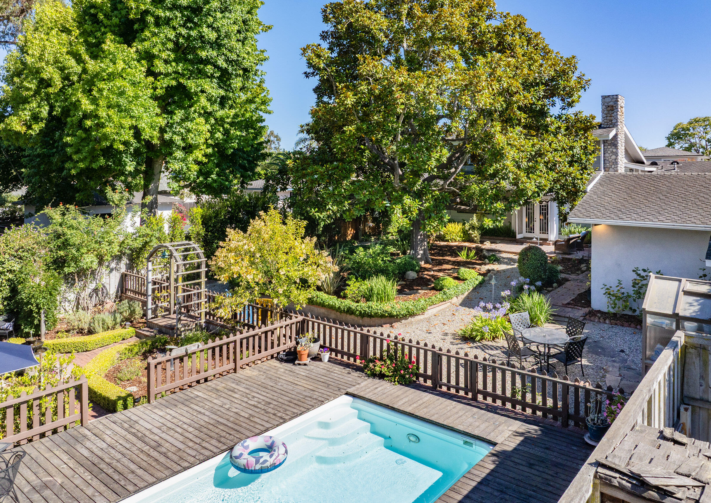 1114 Hill Road