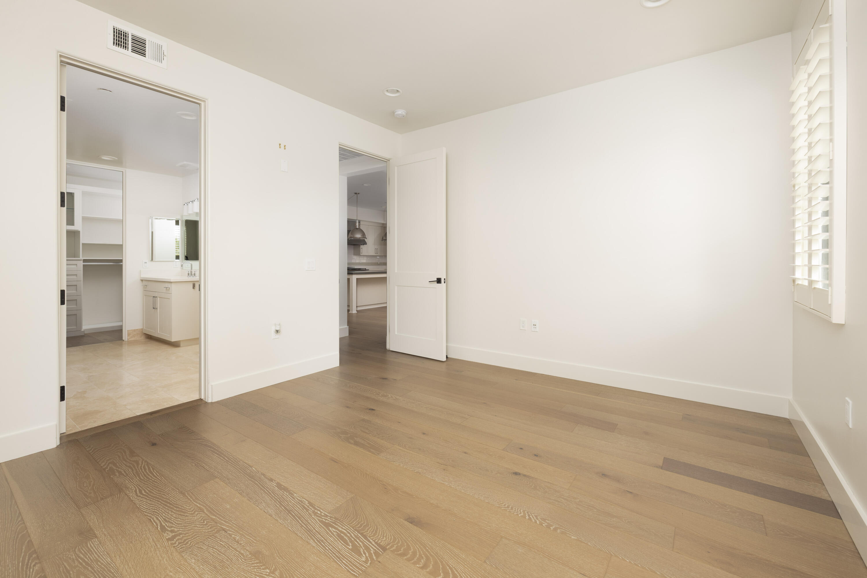 3726 State Street, 203