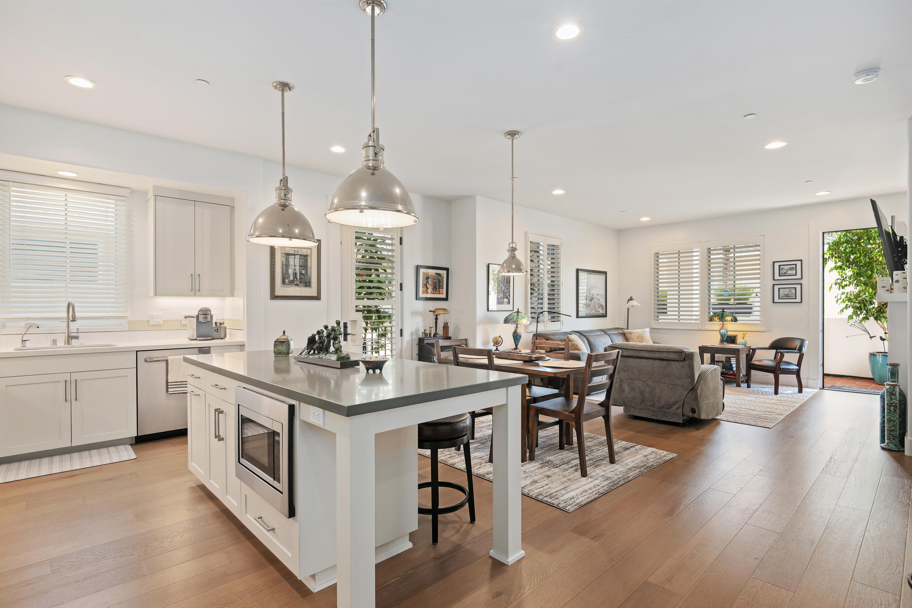 3726 State Street, 203