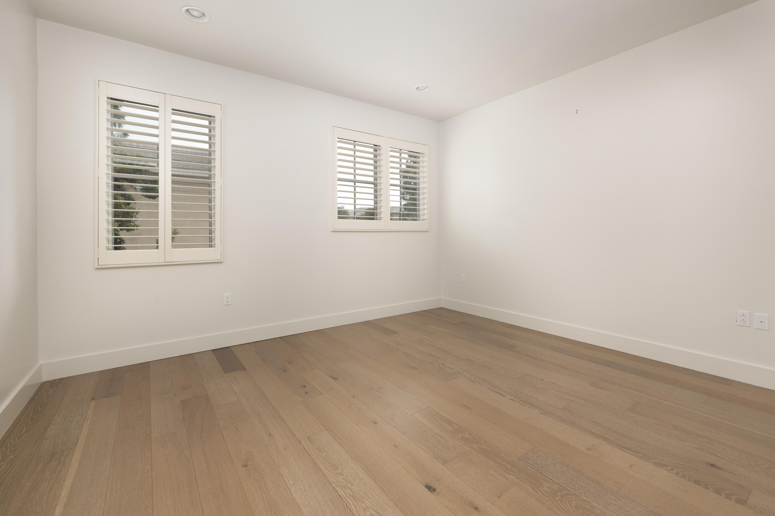 3726 State Street, 203