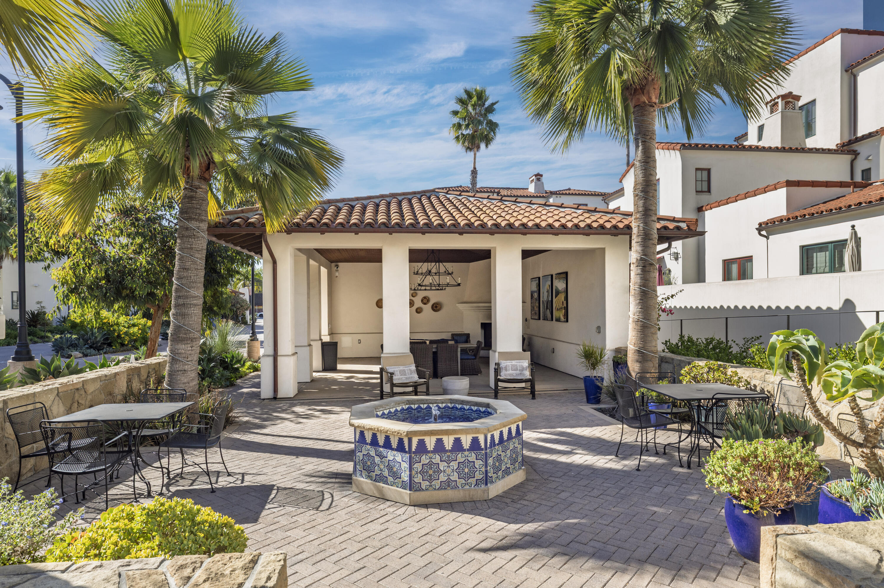 3726 State Street, 203