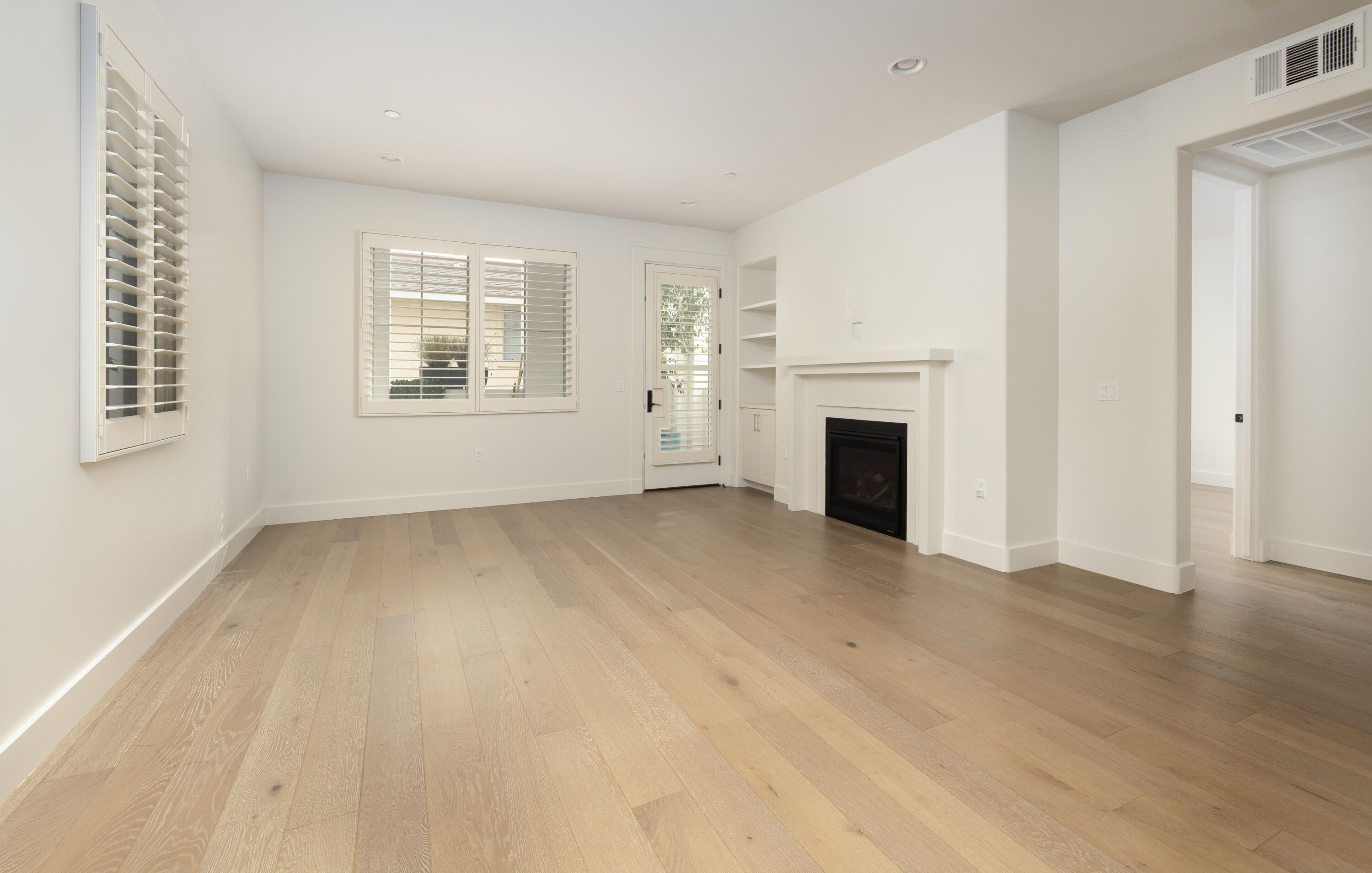 3726 State Street, 203