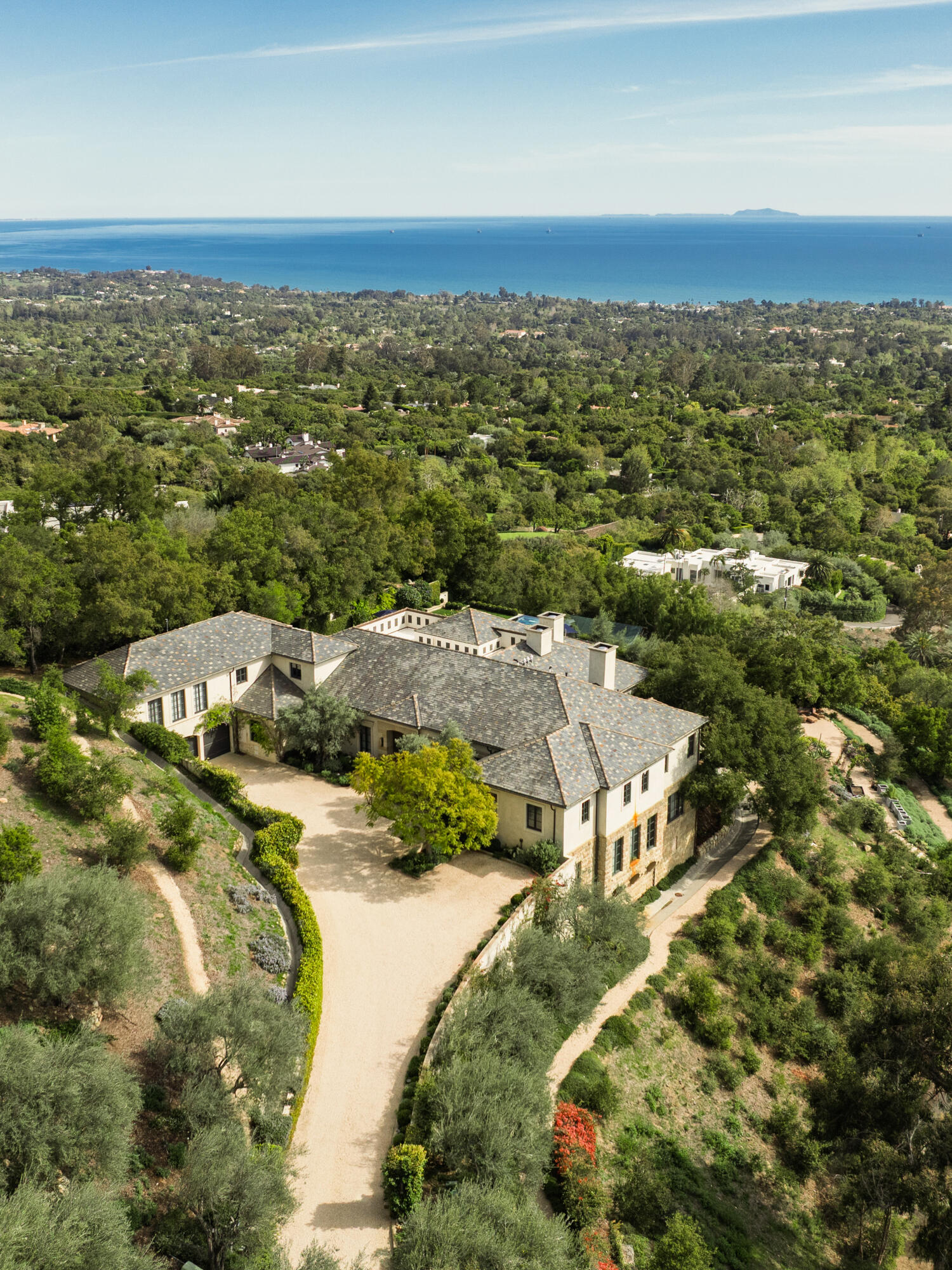 1140 E Mountain Drive
