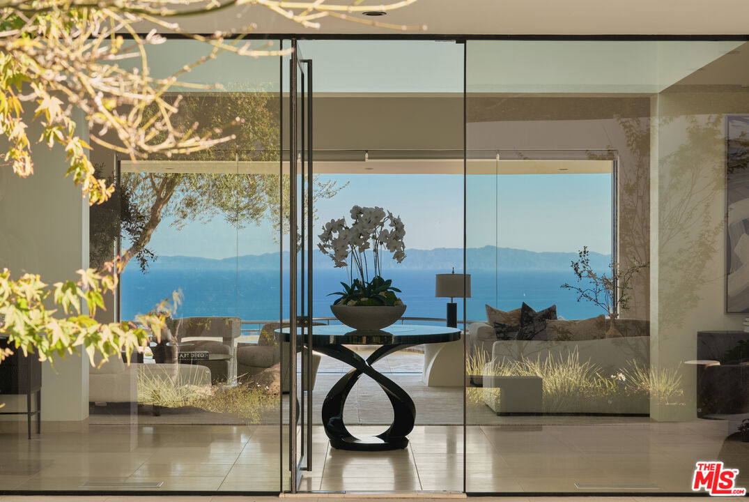 1130 E Mountain Dr