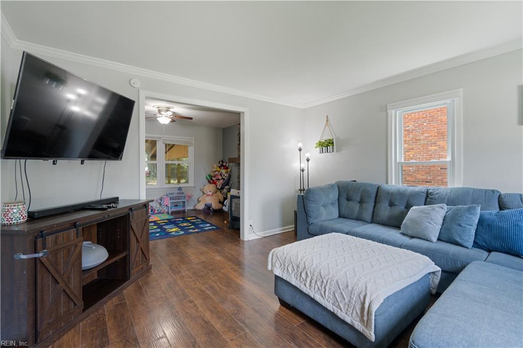 928 Coloma DR