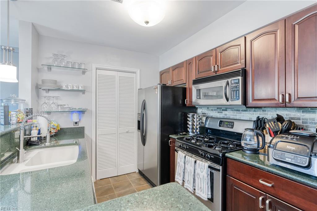 111 High ST 407