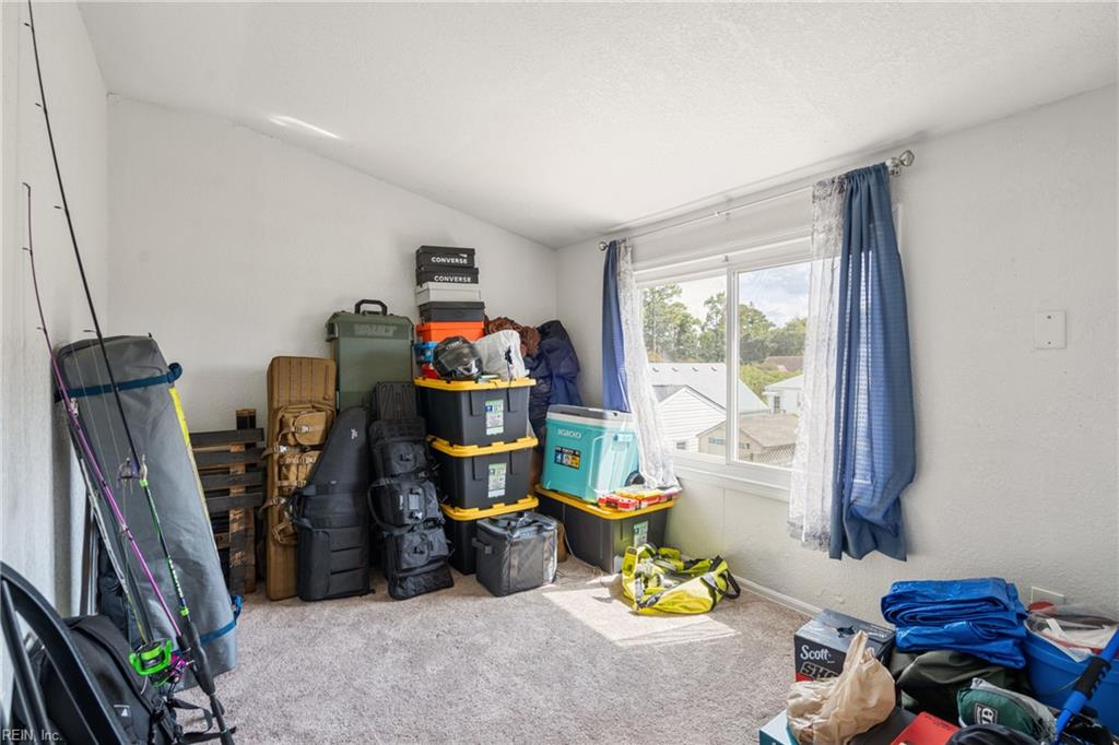 409 E Westmont AVE