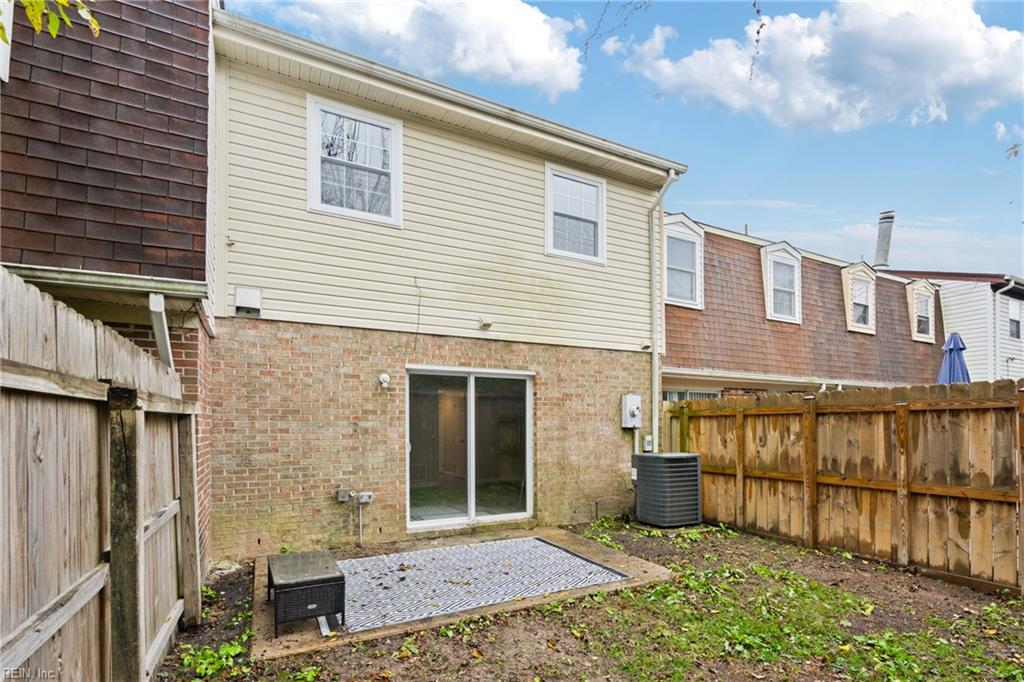 1865 Olde Buckingham RD