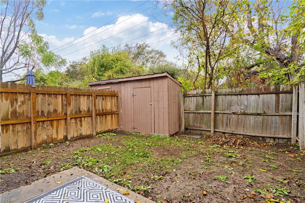 1865 Olde Buckingham RD