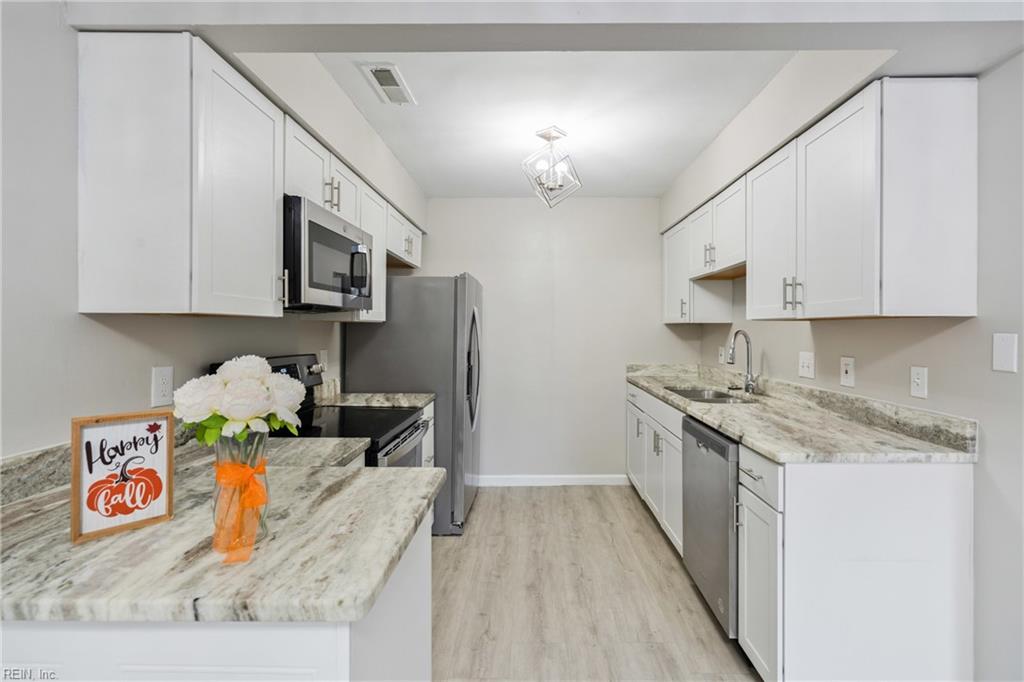 1865 Olde Buckingham RD