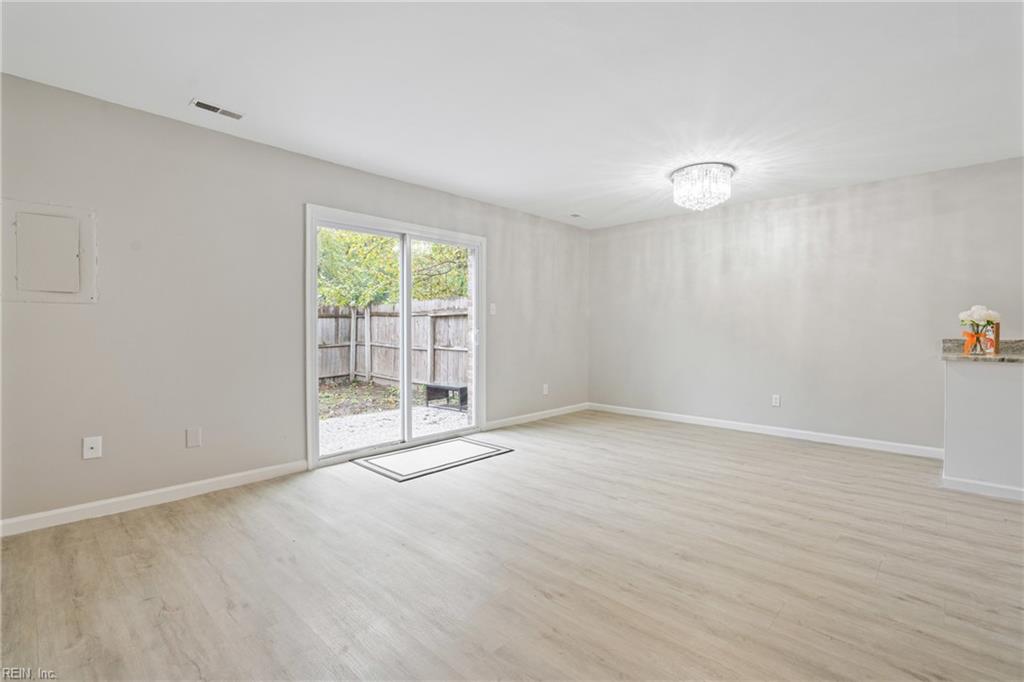 1865 Olde Buckingham RD