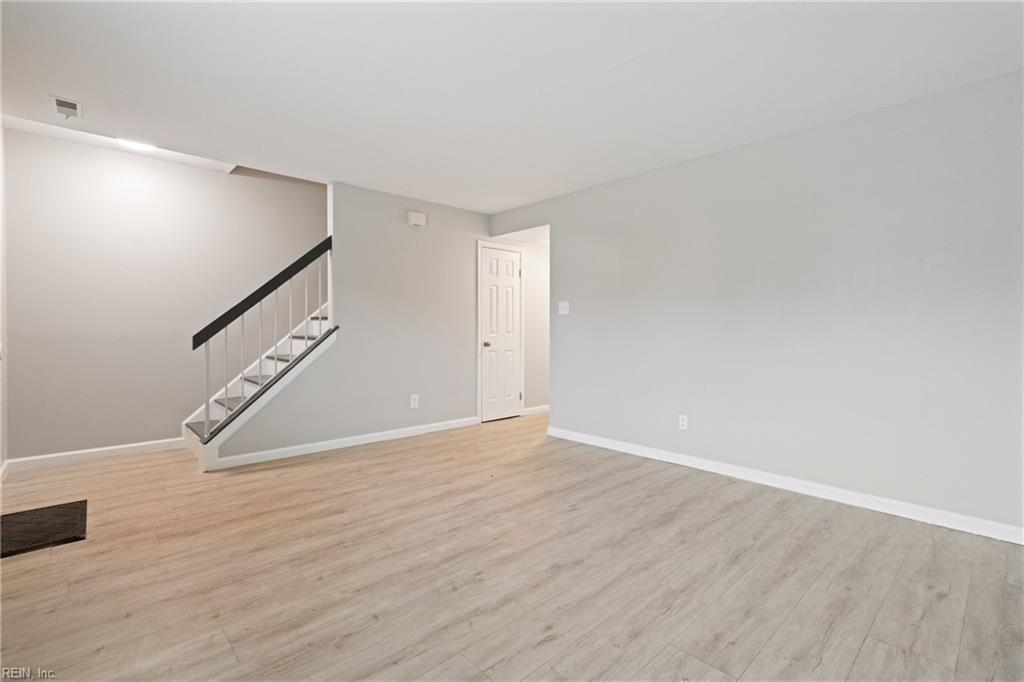 1865 Olde Buckingham RD