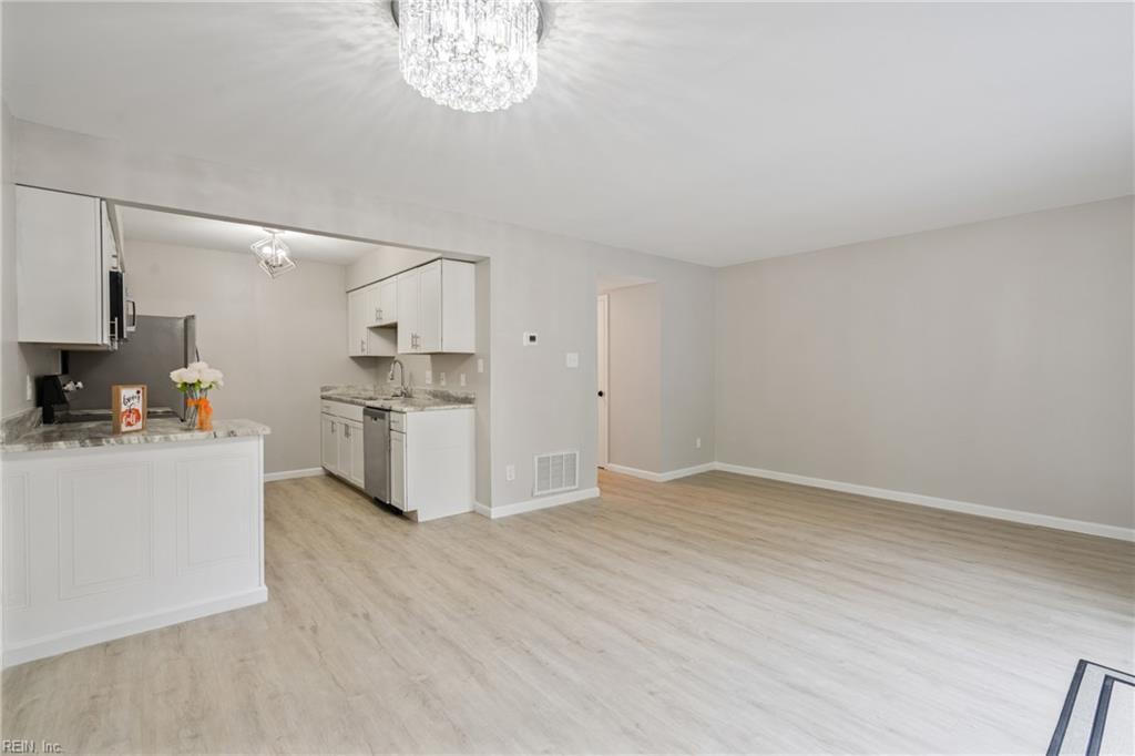 1865 Olde Buckingham RD