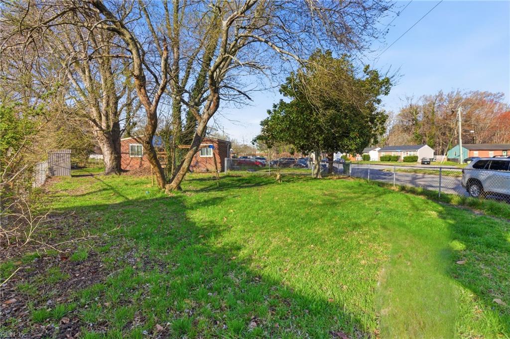 2404 Andrews BLVD