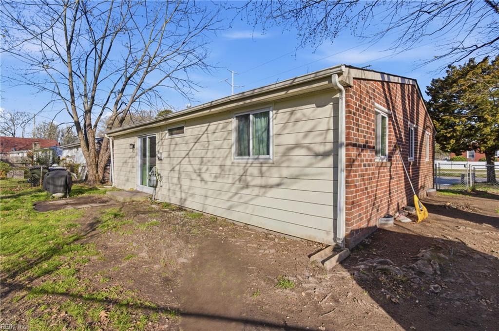 2404 Andrews BLVD