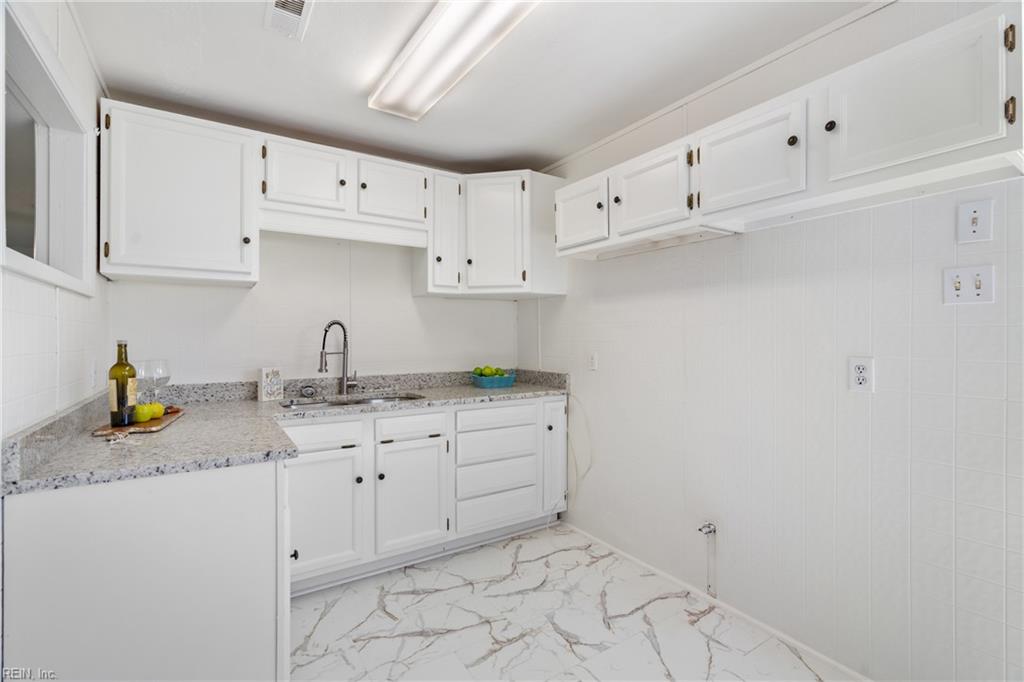 119 York DR