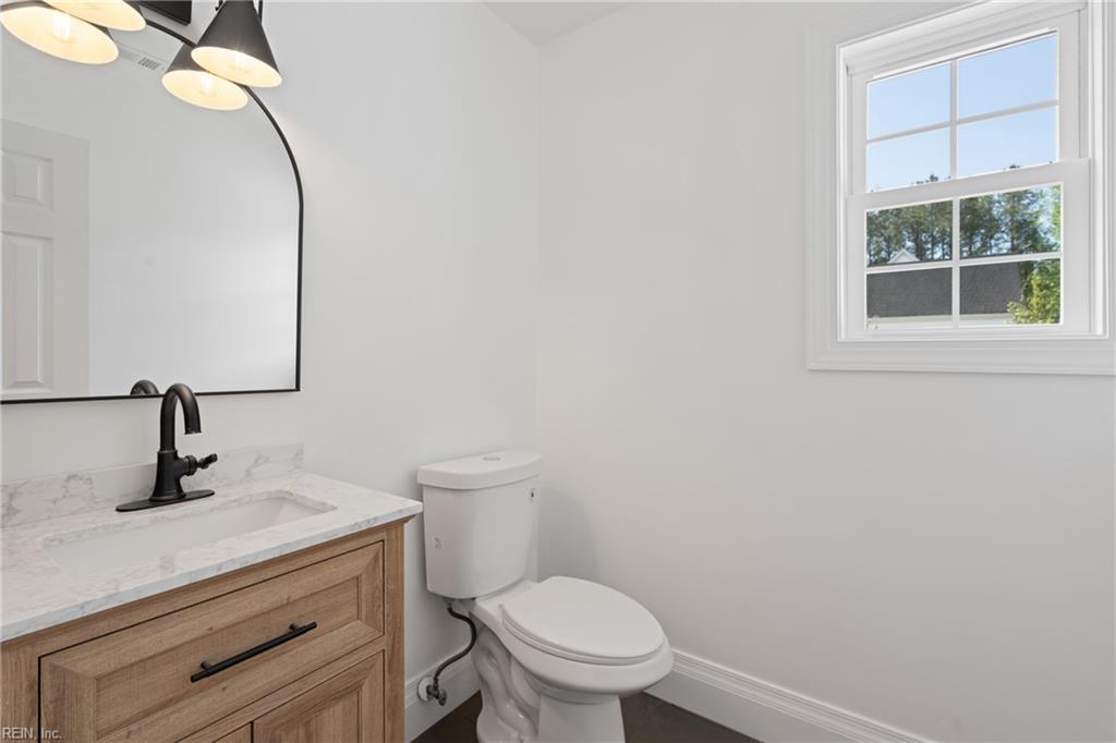 1124 Saint Brides RD W