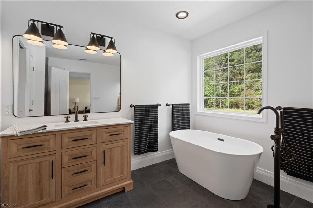 1124 Saint Brides RD W