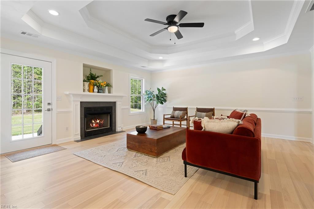 1124 Saint Brides RD W