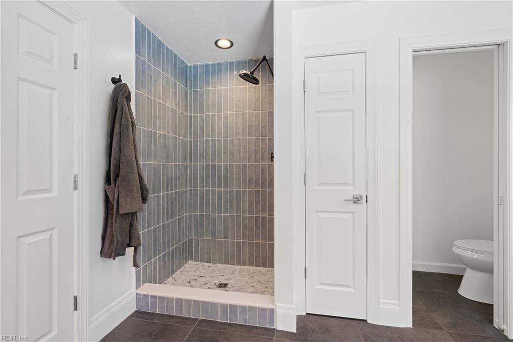 1124 Saint Brides RD W