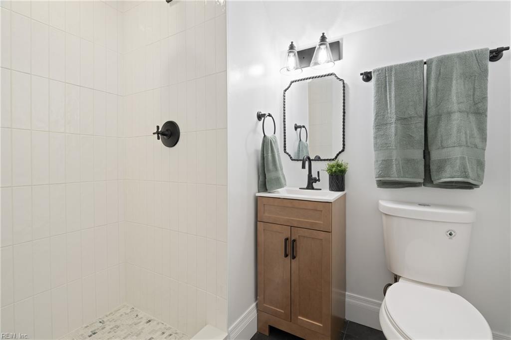 1124 Saint Brides RD W