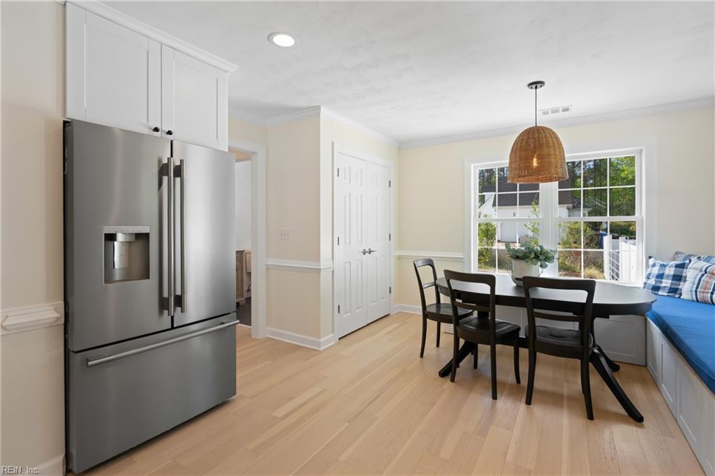 1124 Saint Brides RD W