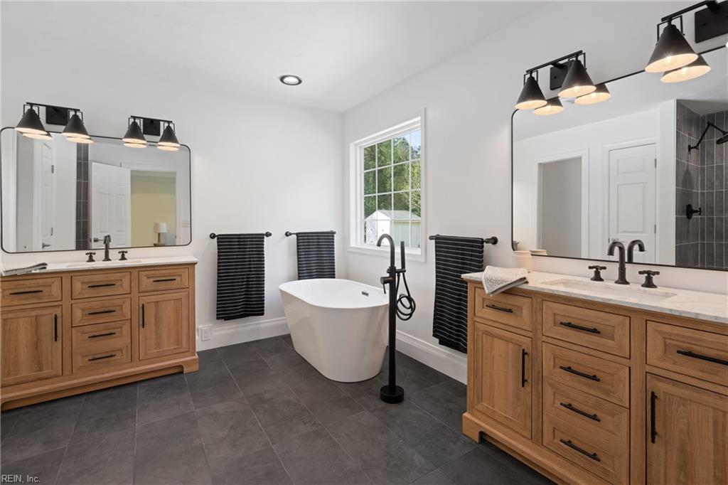 1124 Saint Brides RD W