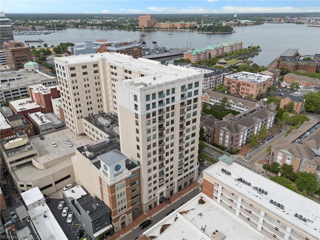 123 College PL 1204
