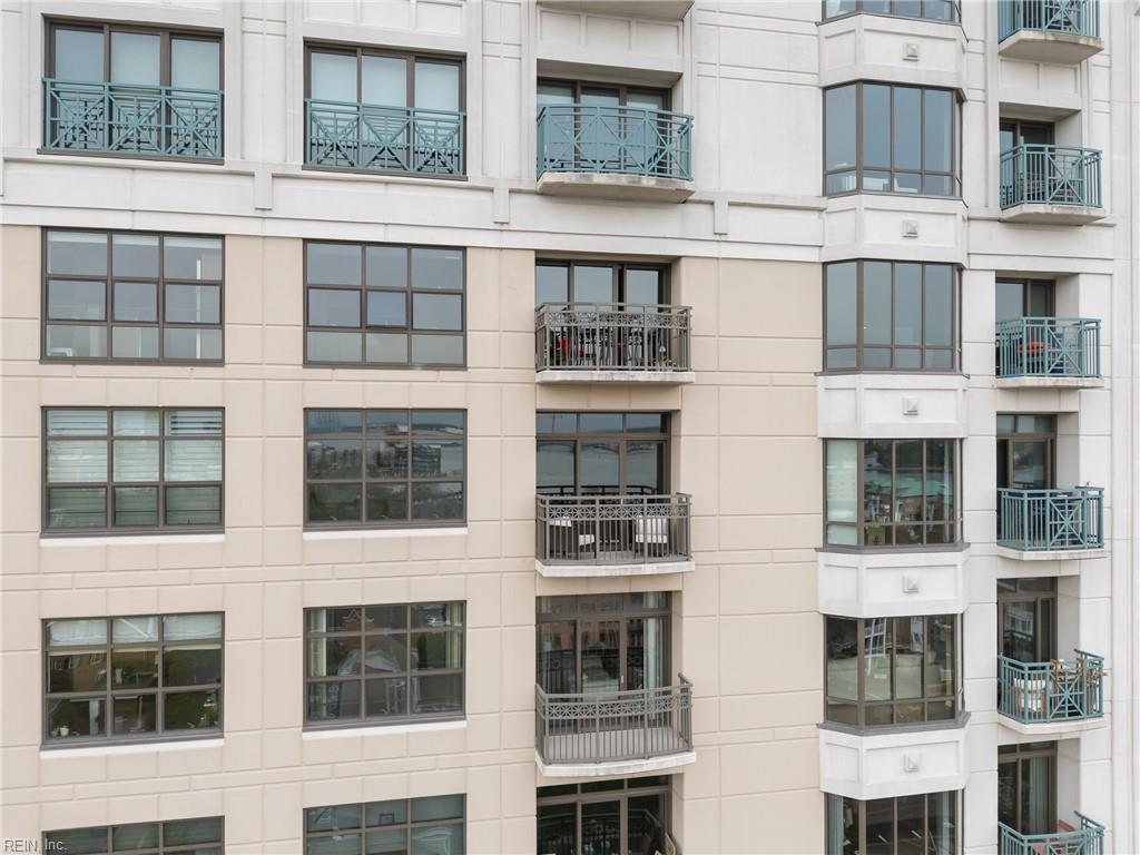 123 College PL 1204