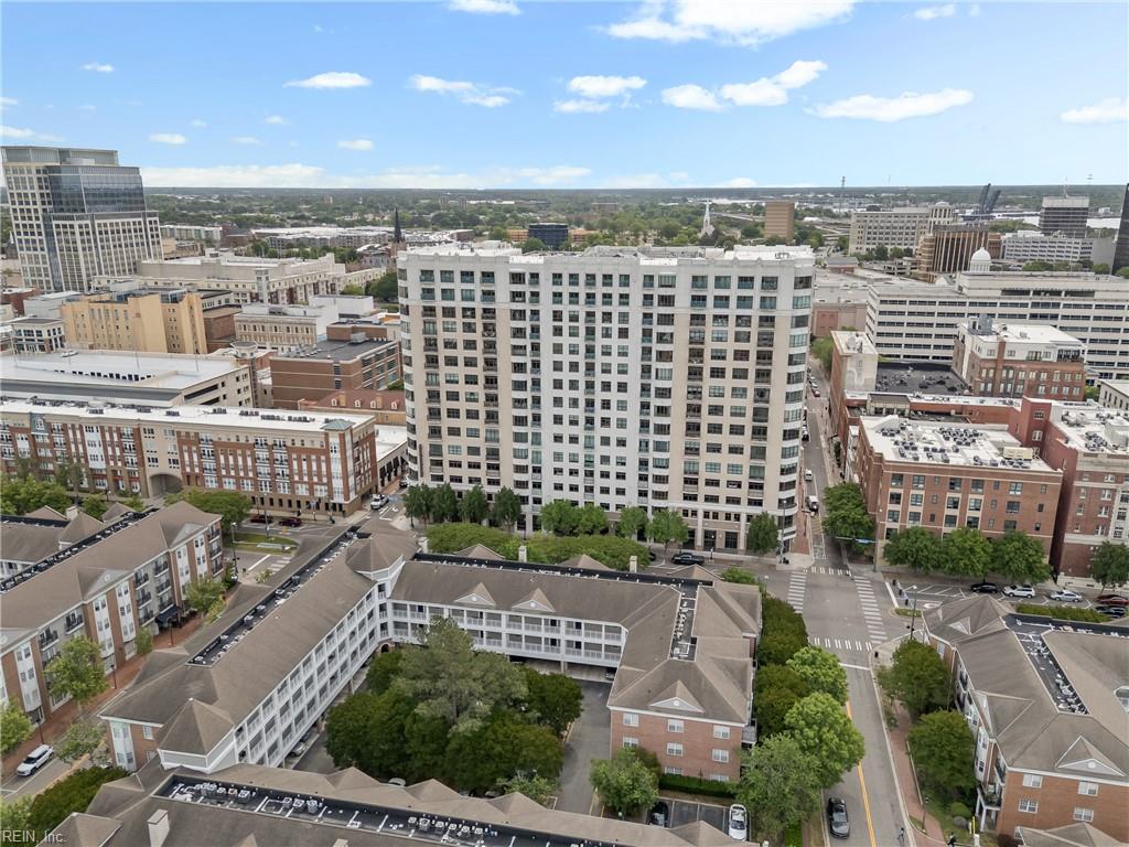 123 College PL 1204