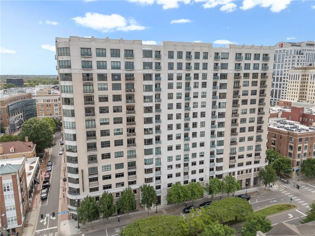 123 College PL 1204