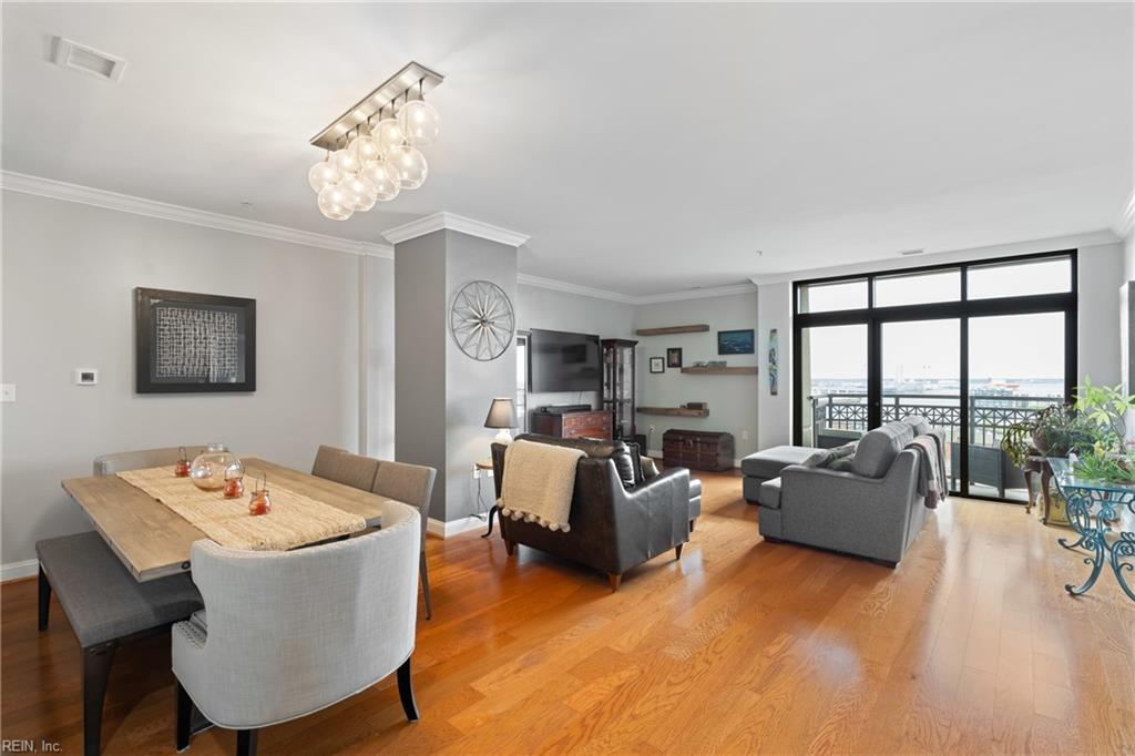 123 College PL 1204