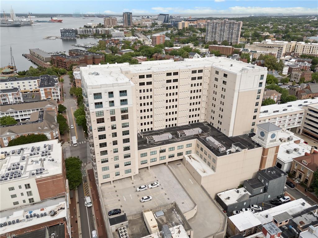 123 College PL 1204