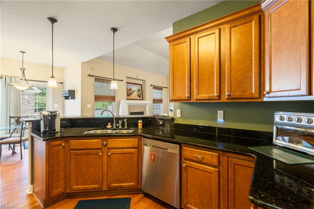 1329 Penrose LN